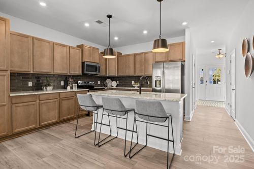 7713 Ethora Way, Charlotte, NC, 28216-5452 | Card Image