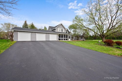 39W030 Poplar Ln, St. Charles, IL, 60175-8547 | Card Image