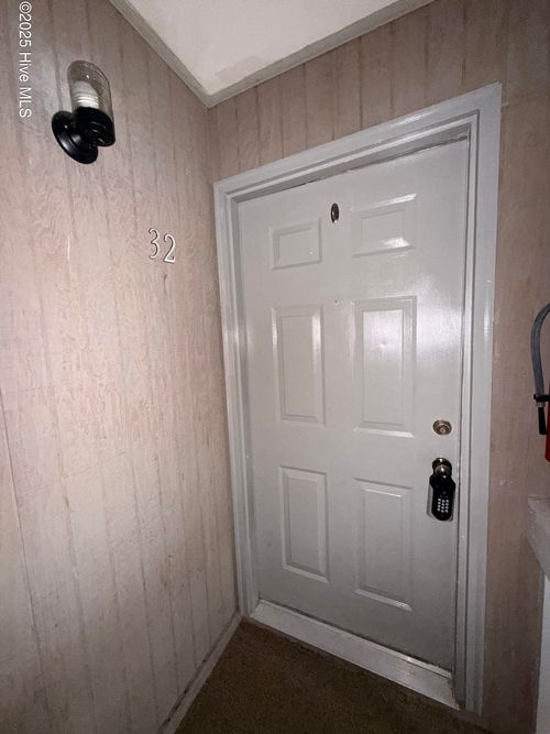 32-3800 Guardian Ave, Morehead City, NC, 28557-4384 | Card Image