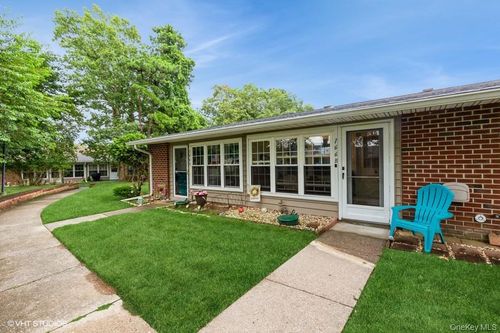 unit-b-166 Ventry Ct, Ridge, NY, 11961-1253 | Card Image