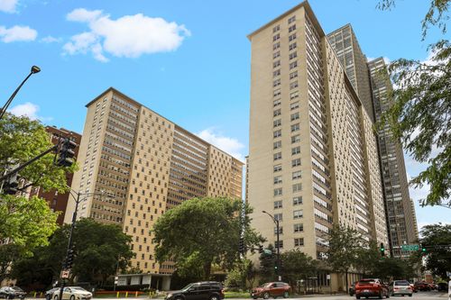1516-3950 N Lake Shore Dr, Chicago, IL, 60613-3498 | Card Image