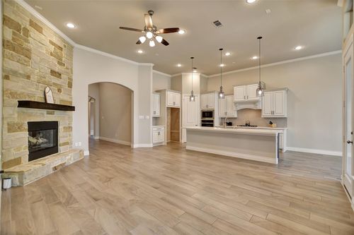 21824 S Enchanted Rock Dr, Porter, TX, 77365-7281 | Card Image