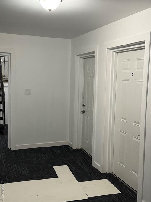 10101 Cadieux Rd, Detroit, MI, 48224-5804 | Card Image