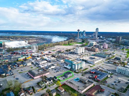 5077 Centre St, Niagara Falls, ON, L2G3N8 | Card Image