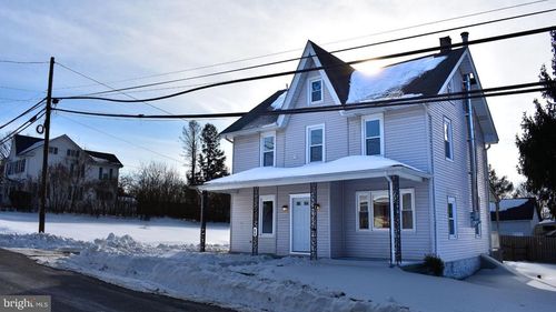 11 Newport Ave, Parkesburg, PA, 19365-9110 | Card Image