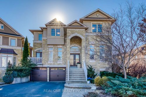 1426 Redwing Crt, Oakville, ON, L6M5E6 | Card Image
