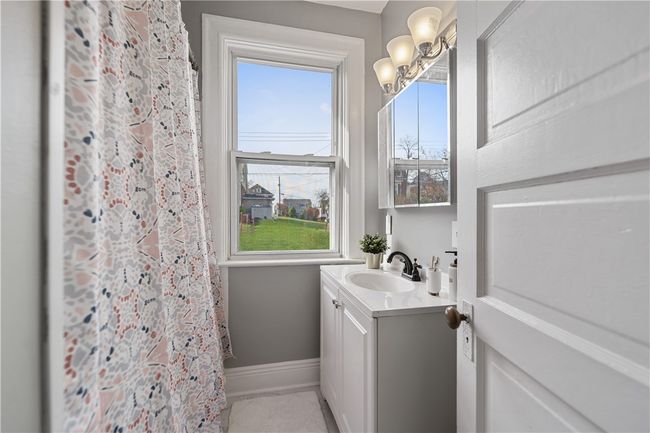 1565 Cumberland St, House other with 4 bedrooms, 2 bathrooms and 2 parking in Crafton PA | Image 22