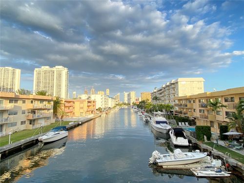 apt-208-17051 Ne 35th Ave, North Miami Beach, FL, 33160-3006 | Card Image