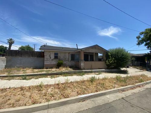 1325 S 4th St, Fresno, CA, 93702-4007 | Card Image