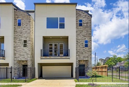 2502 Hadley St, Houston, TX, 77003-6020 | Card Image