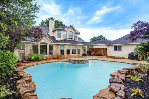 18 Arbor Bend Dr, Houston, TX, 77070-4329 | Card Image