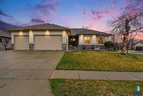 8216 S Copper Ridge Rd, Sioux Falls, SD, 57108-6265 | Card Image