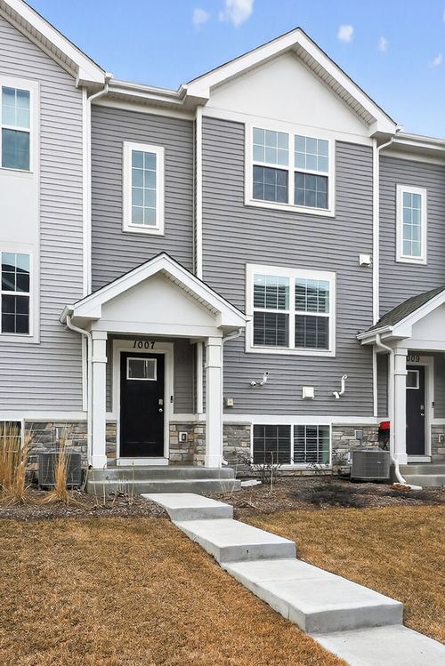 1007 Briar Glen Ct, Hampshire, IL, 60140-1029 | Card Image