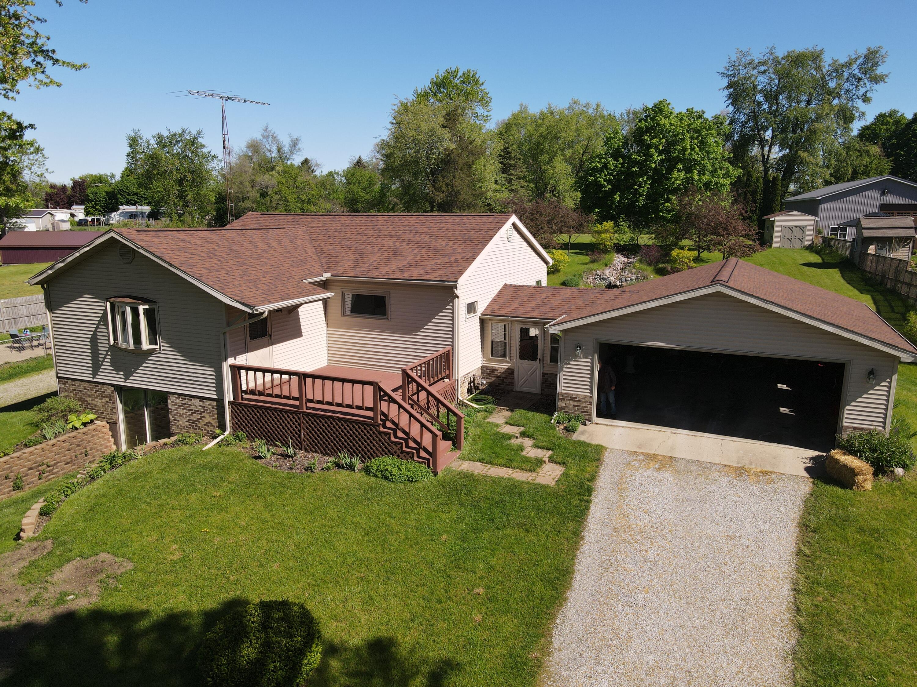 Lake Ave, Osseo, MI 49266