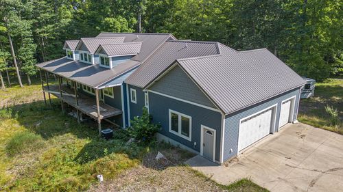 9263 S Ferris Ave, Grant, MI, 49327-9614 | Card Image