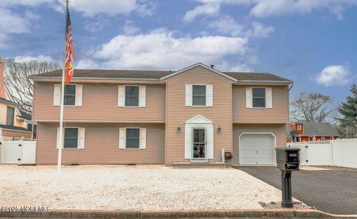 421 Ward Ave, Brick, NJ, 08724-2622 | Card Image