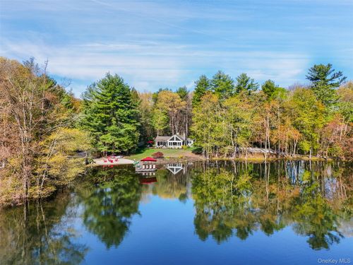 559 Pound Ridge Rd, Bedford, NY, 10506-1350 | Card Image
