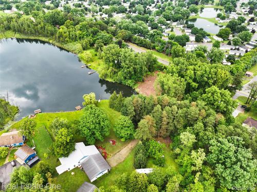 3956 Sashabaw Rd, Clarkston, MI, 48348-1473 | Card Image