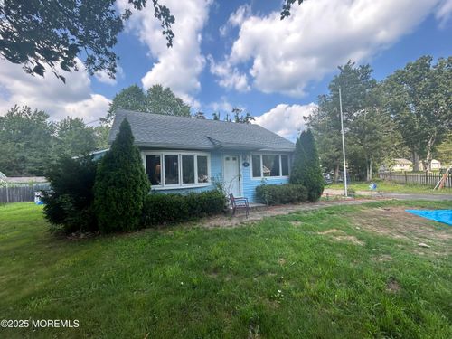 81 Crest Dr, Howell, NJ, 07731-1404 | Card Image