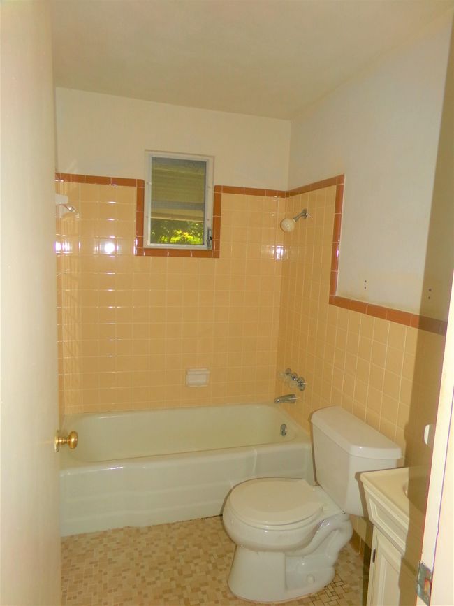 906 Ne 1 St St, House other with 3 bedrooms, 2 bathrooms and null parking in Havana FL | Image 10