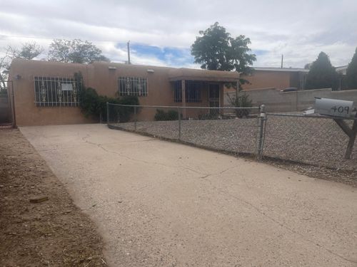 409 Merlida St Sw, Albuquerque, NM, 87121-2452 | Card Image