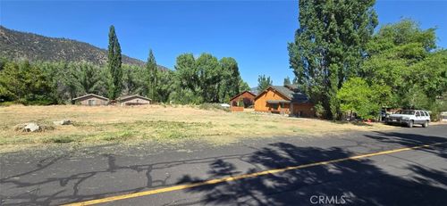 16505 Mil Potrero Hwy, Pine Mountain Club, CA, 93222-4110 | Card Image
