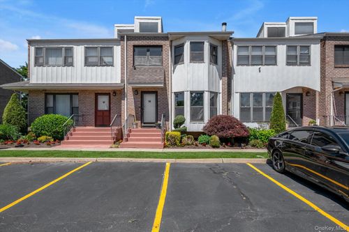 14-14 Vanderbilt Way, Valley Stream, NY, 11581-2310 | Card Image