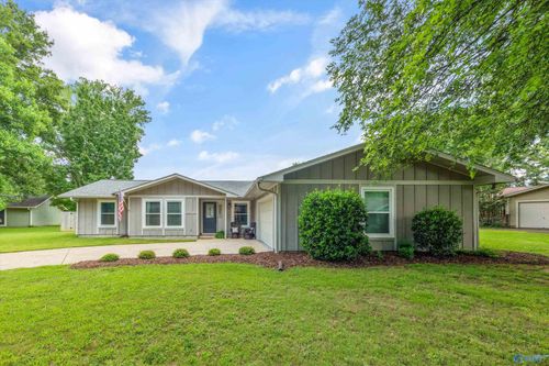 1905 W Tuliptree Dr Se, Huntsville, AL, 35803-1743 | Card Image