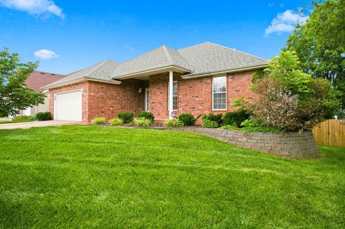 395 S Yellowwood Dr, Springfield, MO, 65809-3313 | Card Image