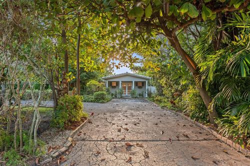 11770 Griffing Blvd, Biscayne Park, FL, 33161-6241 | Card Image