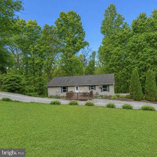 834 Richmond Rd, WINDSOR, PA, 17366-8497 | Card Image