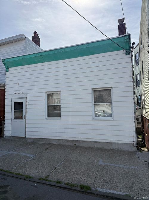 162 Voss Ave, Yonkers, NY, 10703-2508 | Card Image