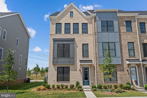 42100 Picasso Sq, BRAMBLETON, VA, 20148-6512 | Card Image