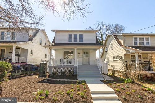 2425 Perry St Ne, WASHINGTON, DC, 20018-3130 | Card Image