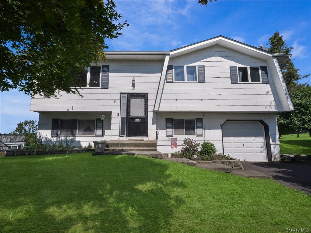 Capital Dr, Washingtonville, NY 10992