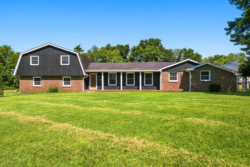 110 Highlander Dr, Hendersonville, TN, 37075-2613 | Card Image