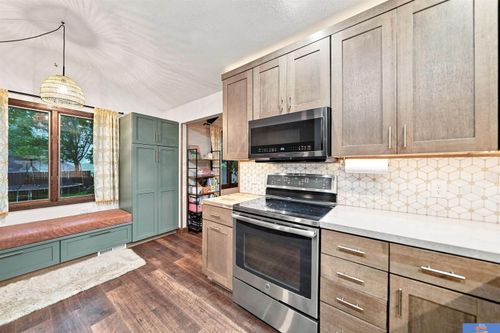 2405 Grant St, Beatrice, NE, 68310-3340 | Card Image