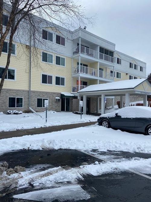 apt-221-132 Demont Ave E, Little Canada, MN, 55117-1552 | Card Image