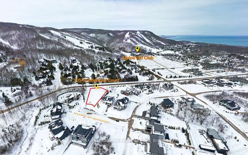 105 Grindelwald Crt, Blue Mountains, ON, L9Y0Z8 | Card Image