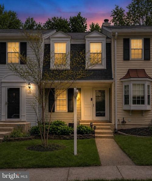 17 Palmer Ct, STERLING, VA, 20165-5716 | Card Image