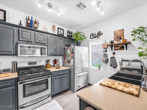 3-6324 Desert Leaf St, North Las Vegas, NV, 89081-4139 | Card Image
