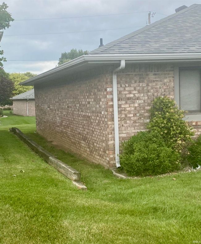 4123 Roundhill Dr, Condo with 2 bedrooms, 1 bathrooms and null parking in Anderson IN | Image 5