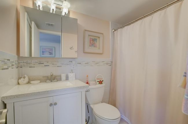 APT-604 - 1505 N Riverside Dr, Condo with 2 bedrooms, 2 bathrooms and null parking in Pompano Beach FL | Image 31