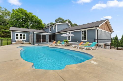 9853 Hixson Pike, Soddy Daisy, TN, 37379-3529 | Card Image