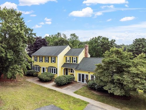 20 Brigham St, Hudson, MA, 01749-3710 | Card Image