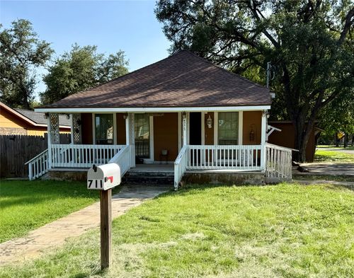 711 N Bishop Street, San Marcos, TX, 78666 | Card Image