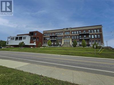 96 N High St, Condo with 2 bedrooms, 2 bathrooms and null parking in Thunder Bay ON | Image 2