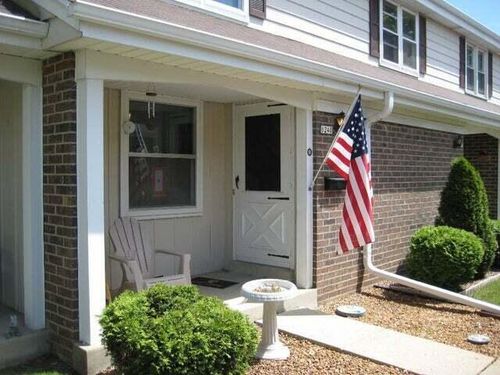 6240 W College Ave, Greendale, WI, 53129-2801 | Card Image