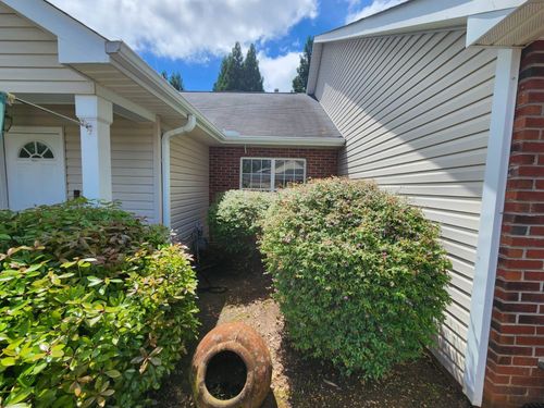 401 Crestridge Dr, Simpsonville, SC, 29681-7270 | Card Image