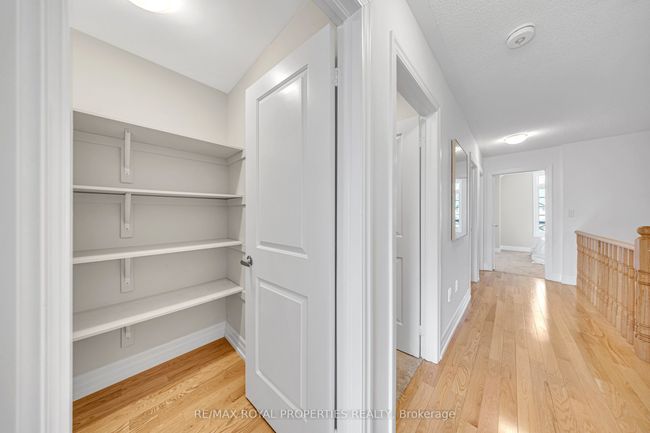 9 Av Micklefield, House other with 4 bedrooms, 3 bathrooms and 2 parking in Whitby ON | Image 28